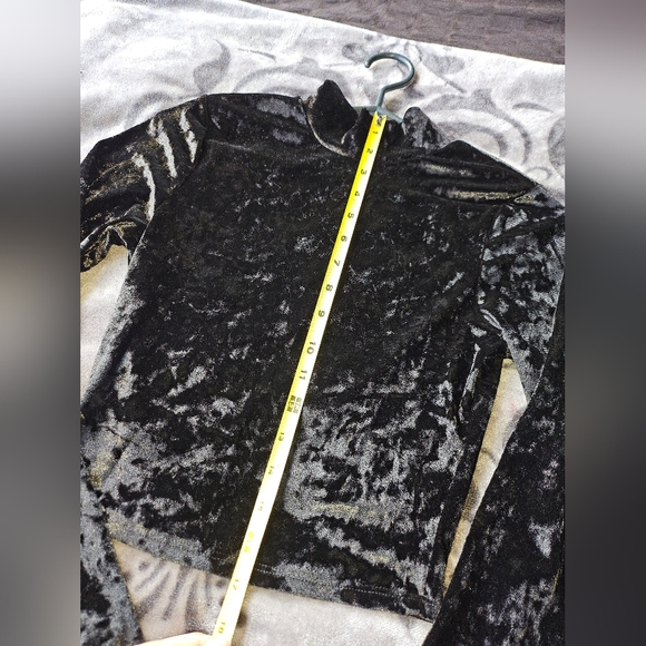 5 For $25✨Bozzolo Womens Medium Velvet Velour Black Longsleeved Soft Cropped Top - Picture 8 of 11